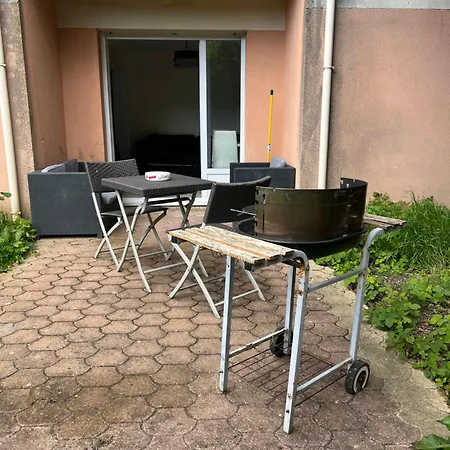 Appartement Avec Place De Parking Prive Et Jardin Beaumont-sur-Oise Exterior photo