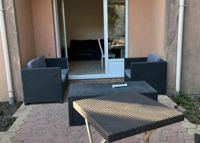 Appartement Avec Place De Parking Prive Et Jardin